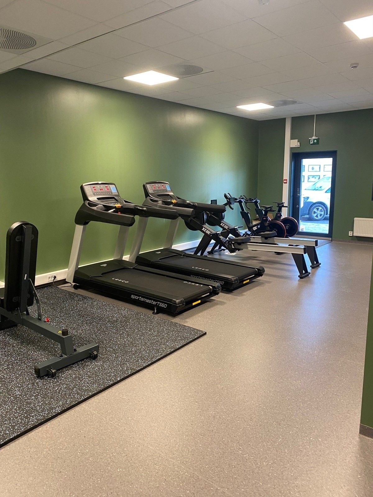 Treningsrom med tredemøller i Bjørnstadmyra 12 Sarpsborg
