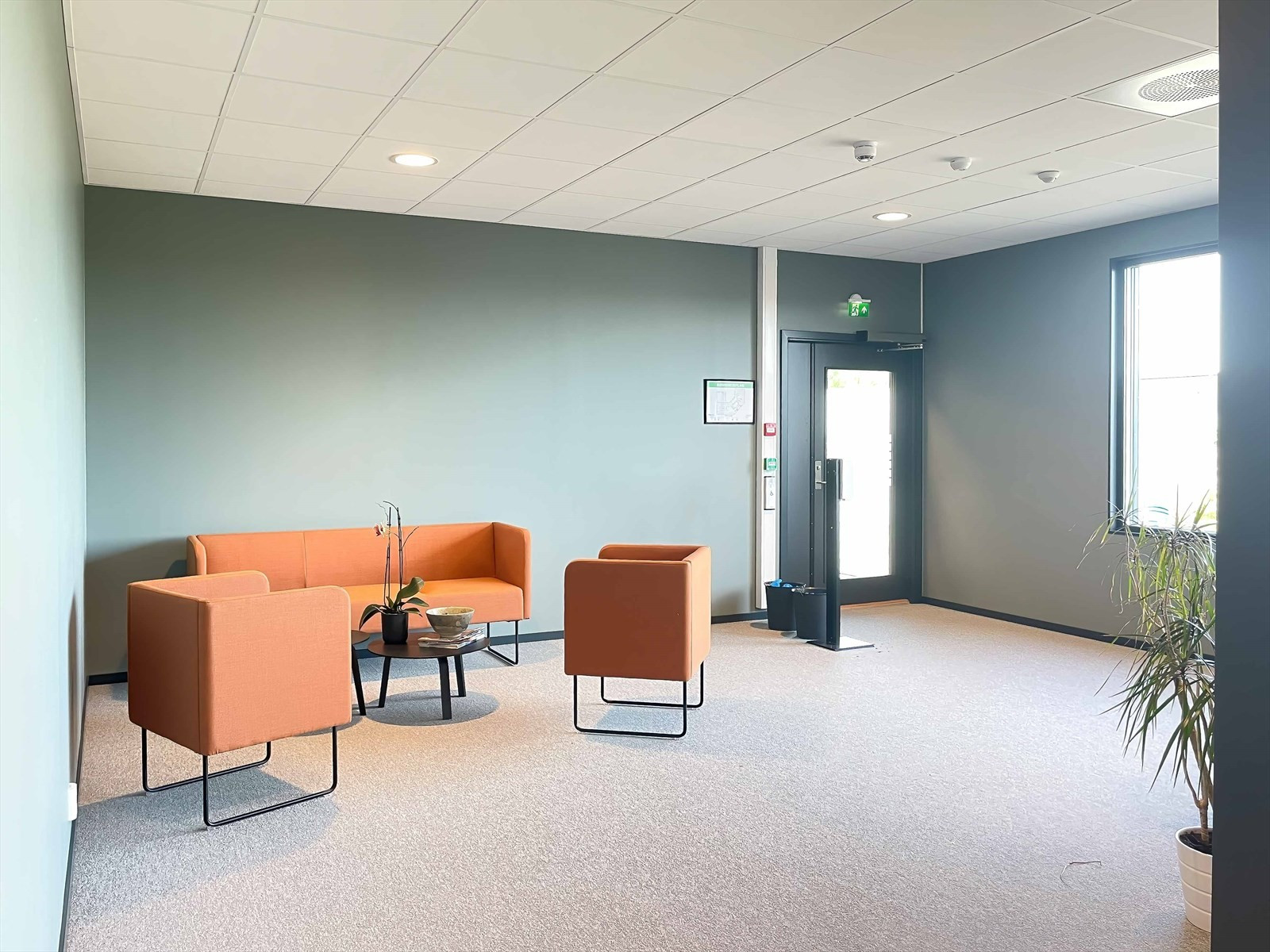 Loungeområde med sittegrupper i Bjørnstadmyra 12 Sarpsborg